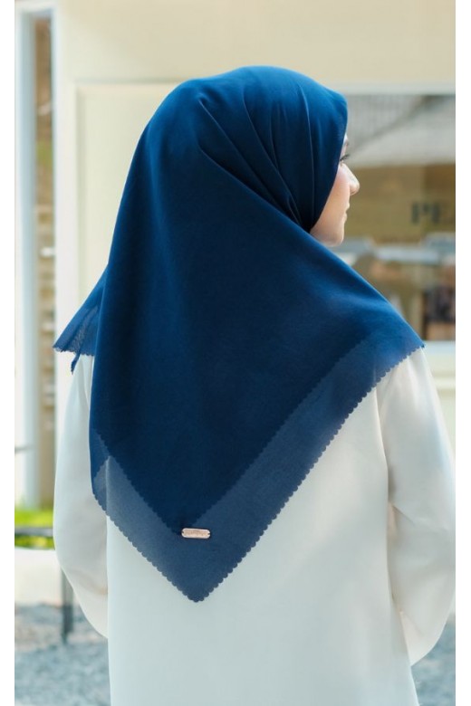 Hijab Segi 4 Double Haikon Lasercut Navy